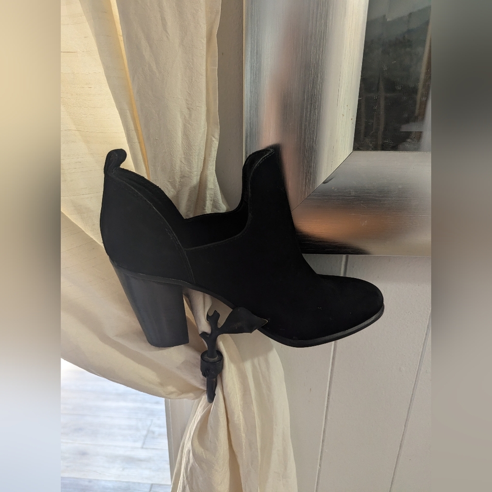 Vince Camuto Federa suede boots